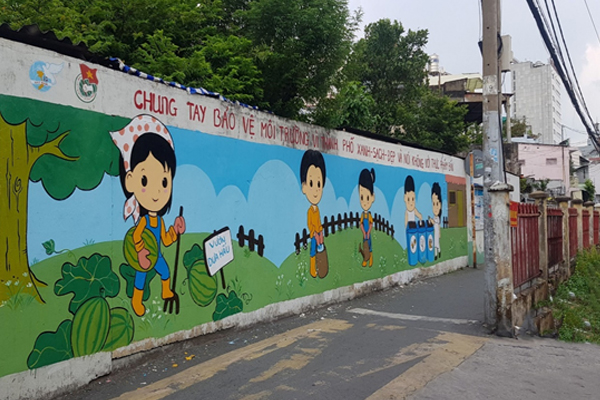 Áo xanh phường 10 ra quân cải tạo sơn vẽ tranh tường vì địa bàn phường xanh – sạch đẹp – an toàn